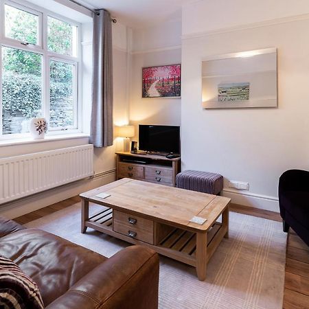 포스마독 Tegfryn , 5*, Sea View, Borth Y Gest 빌라 외부 사진