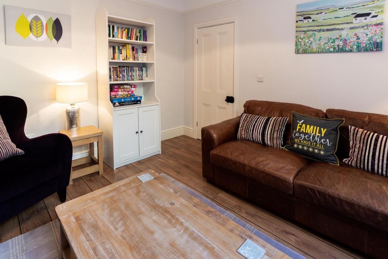 포스마독 Tegfryn , 5*, Sea View, Borth Y Gest 빌라 외부 사진